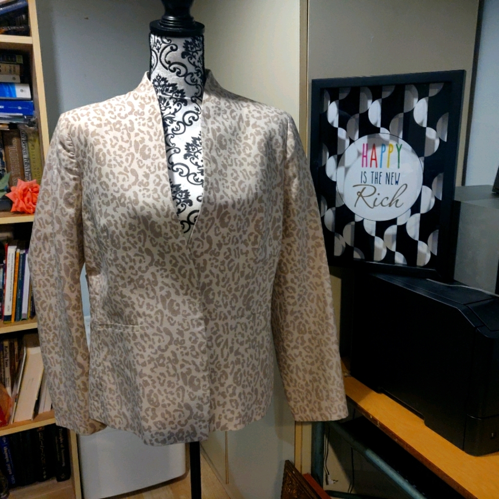 NWOT Neiman Marcus Exclusive Leopard Linen Emperor